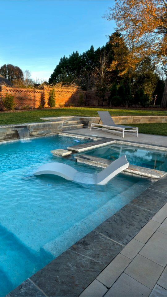 Need some inspiration for your outdoor pool this summer? Consider this your Pinterest board 😉📌

•
•
•

#stonemanrocks #stoneman #fortmill #clt #charlotte #charlottehardscape #charlottenc #outdoorpool #pool #pinterest